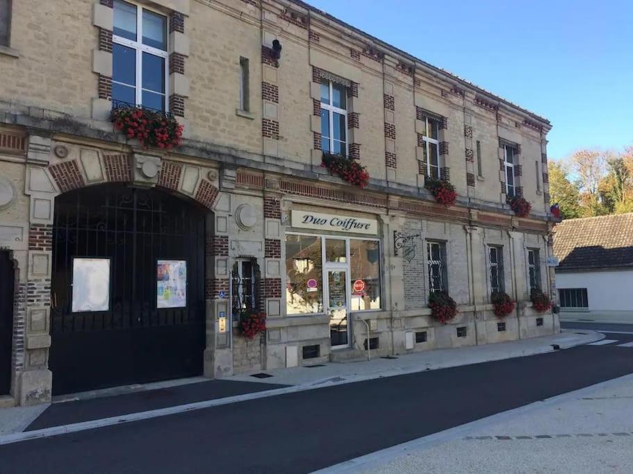 Le Gambetta - Nouveau Proprietaire Estissac Exterior foto